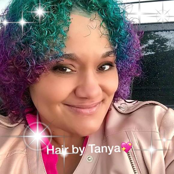 Meet your Posher, Heather - Picture 1 of 1